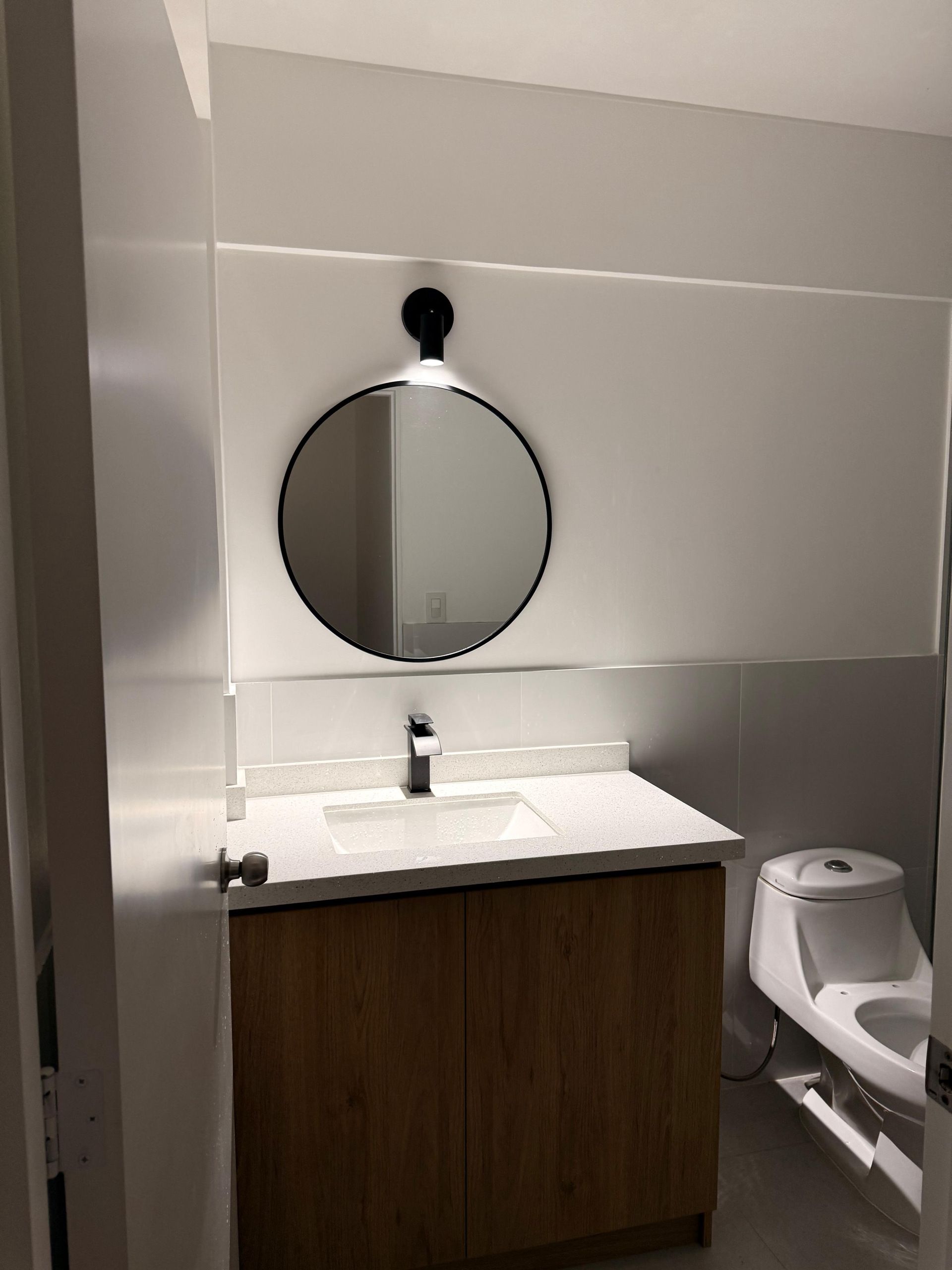 Resultado ejecutado del baño remodelado en el proyecto Trípoli